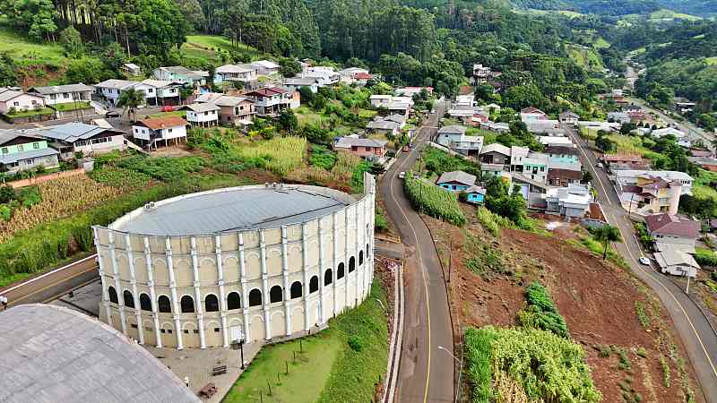 Arroio Trinta - vista da cidade e do centro de eventos - Coliseu